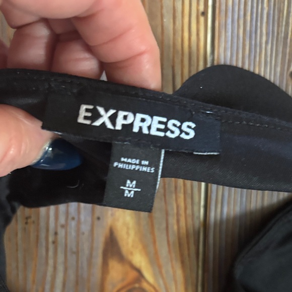 Express Signature Ponte V-Neck Cross Back Wide Leg Jumpsuit with Pockets Medium - Picture 5 of 6